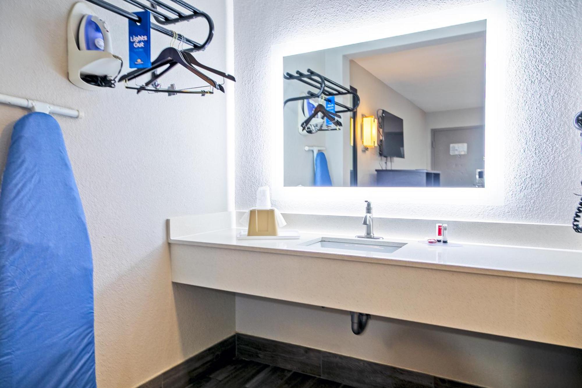 รามาดา บาย วินด์แฮม ออกัสตา ฟอร์ต กอร์ดอน Hotel ภายนอก รูปภาพ